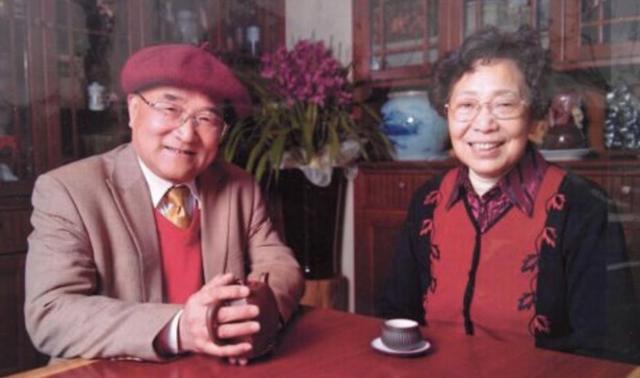 全》新书发布会在浙江杭州举行AG电玩国际《世界茶文化大